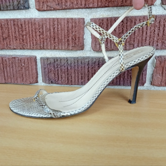 Kate Spade Snake Embossed Leather Strappy Heeled Sandals in Taupe Snake Sz. 8.5 - Picture 4 of 10